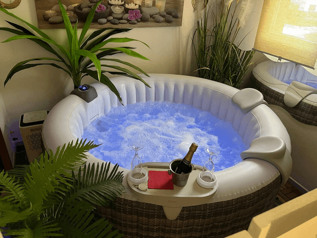 Suite jacuzzi /Baignoire romantique « oasis »